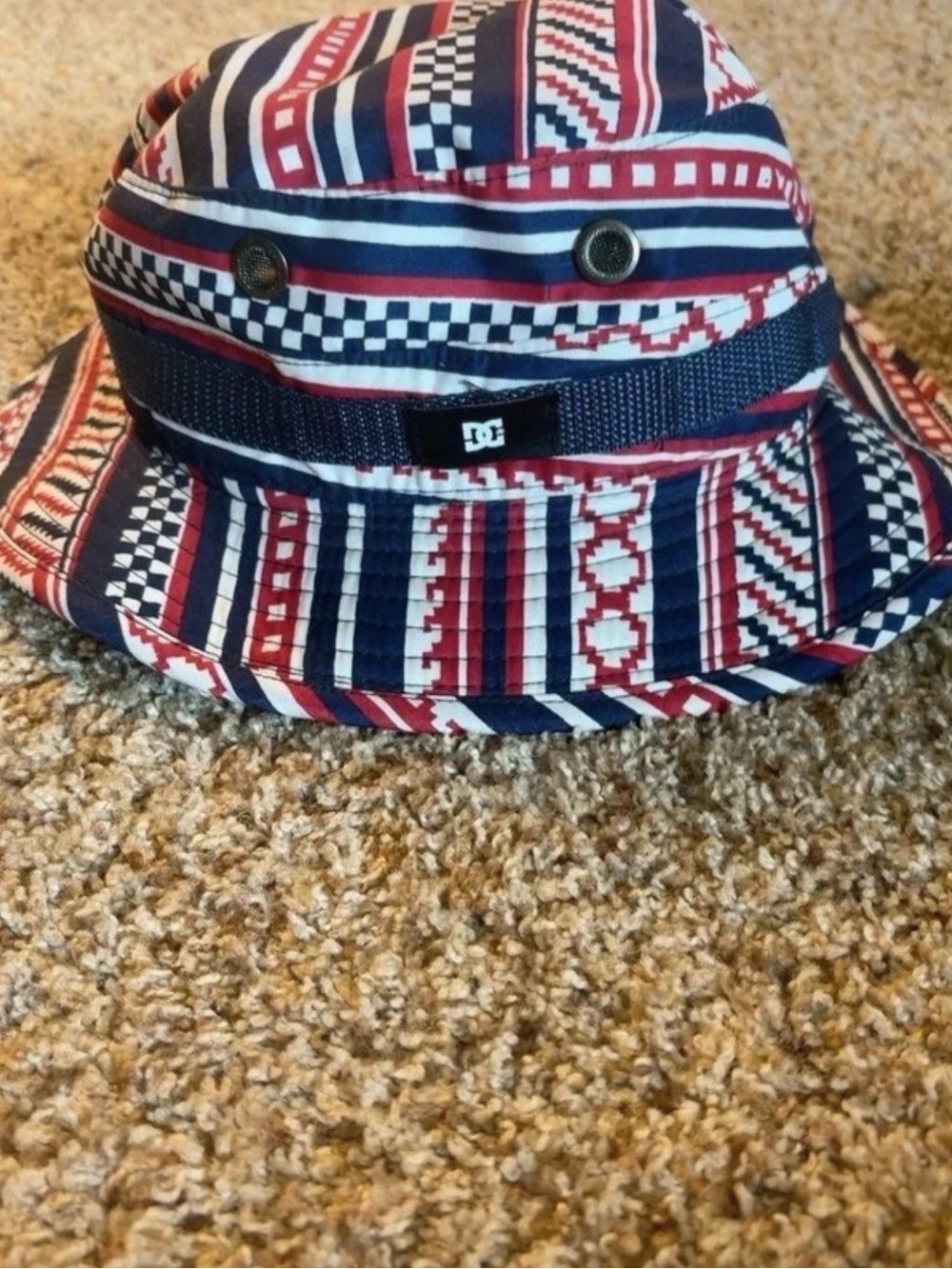 DC Menโs Navy and Red Patterned Bucket Hat